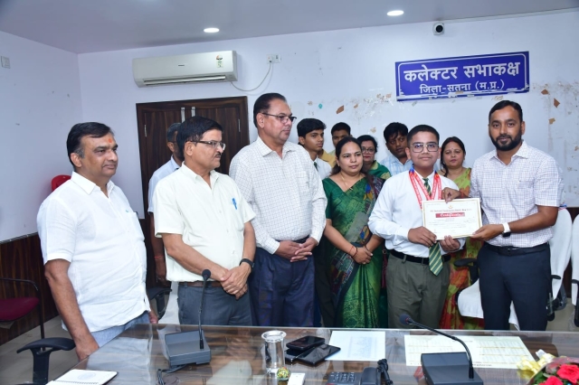 PSY Meritorious honor Satna Collectorate